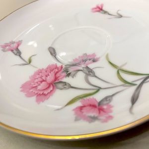 Royal court Fine China (Carnation) 1 Piece Salade Plate